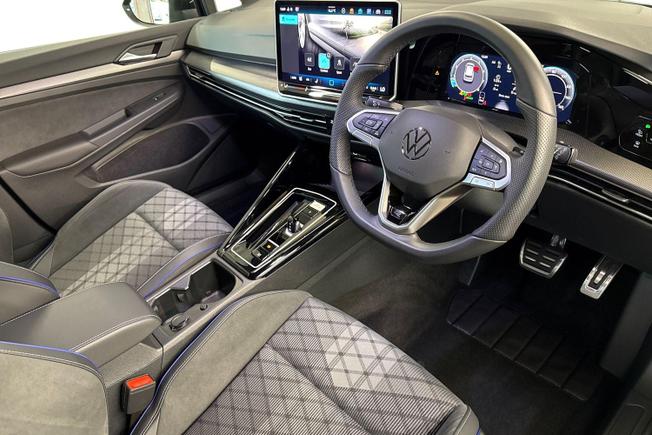 VOLKSWAGEN Golf Photo 6
