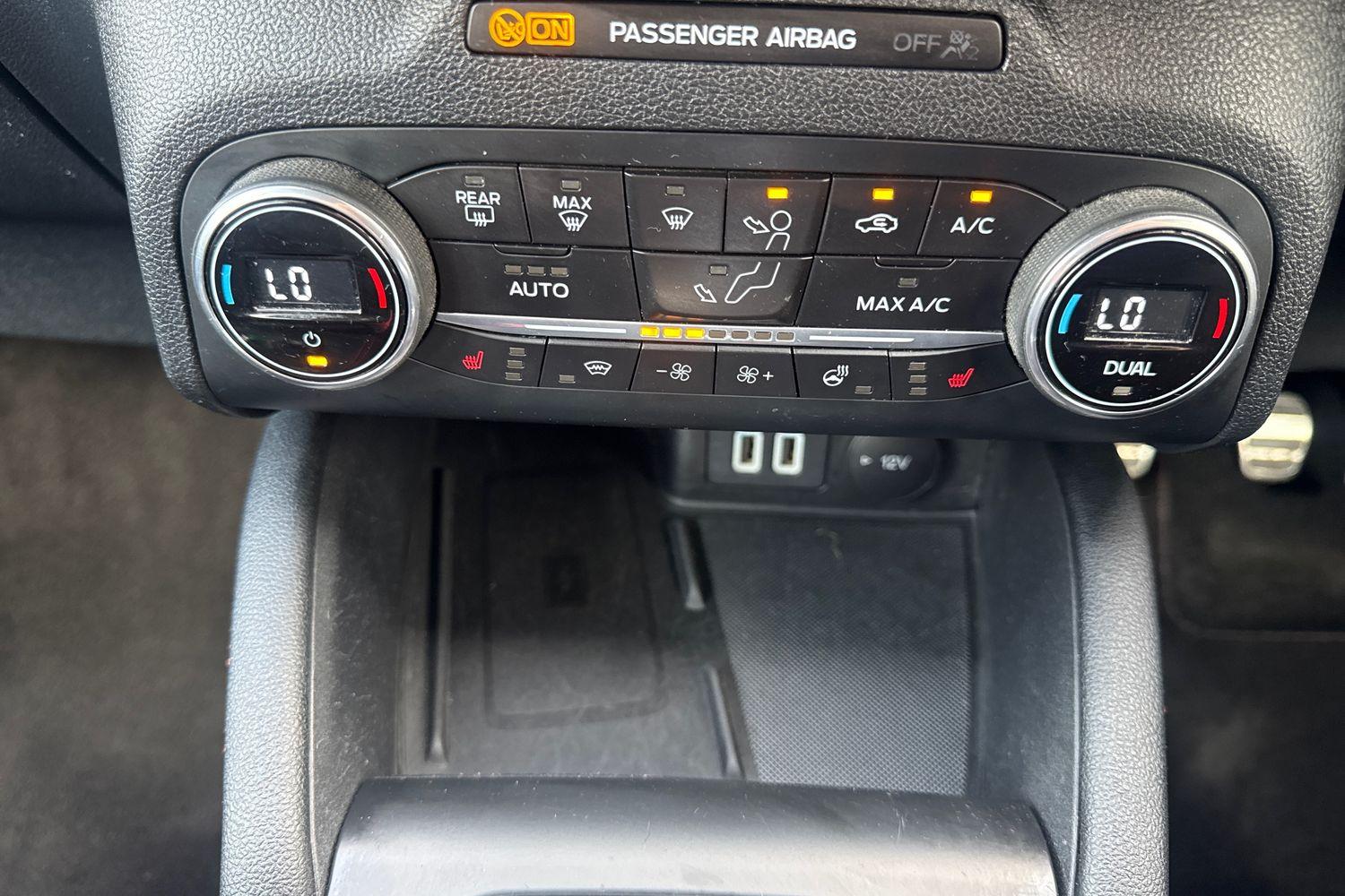 Ford KUGA Photo 29