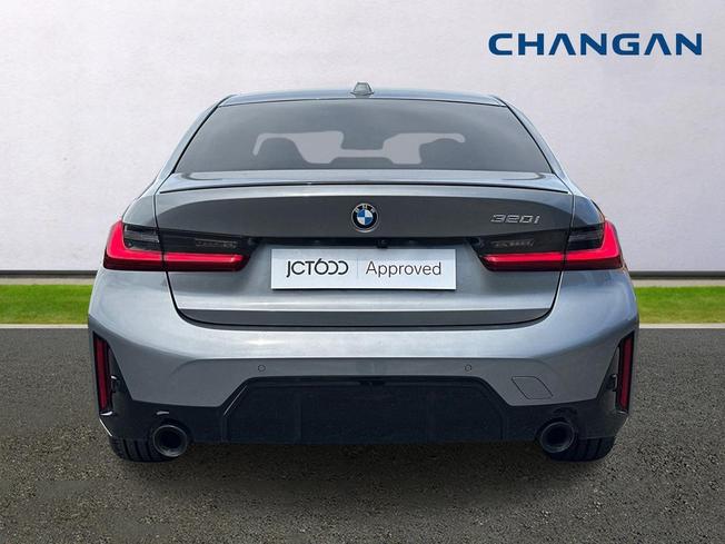 BMW 3 Series Photo 7