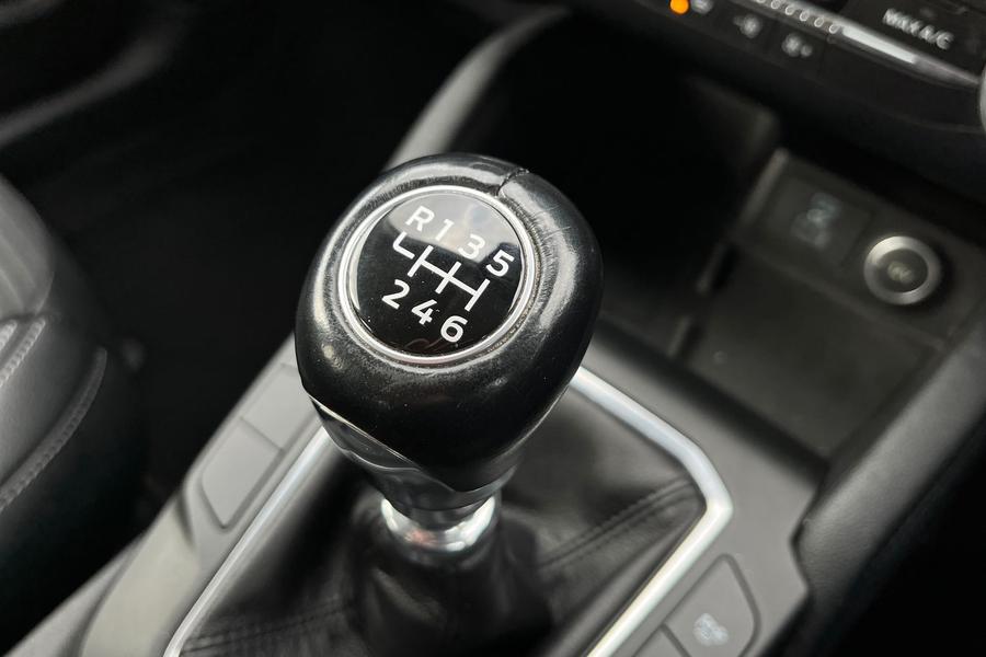 Ford Kuga Photo autoimg-61a6105fd631f386b4368e4a40462b34aca964c3.jpg