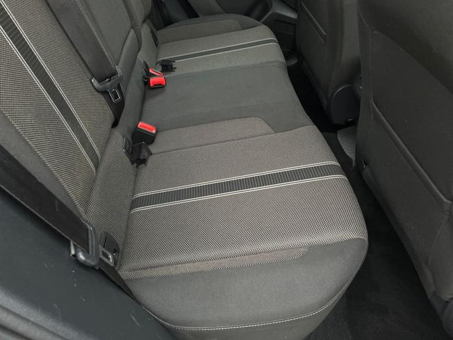VOLKSWAGEN T-Roc Photo 31
