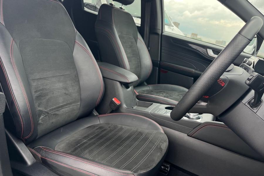 Ford Kuga Photo autoimg-61a7933cb0c347633515f06086b30edb697ba883.jpg