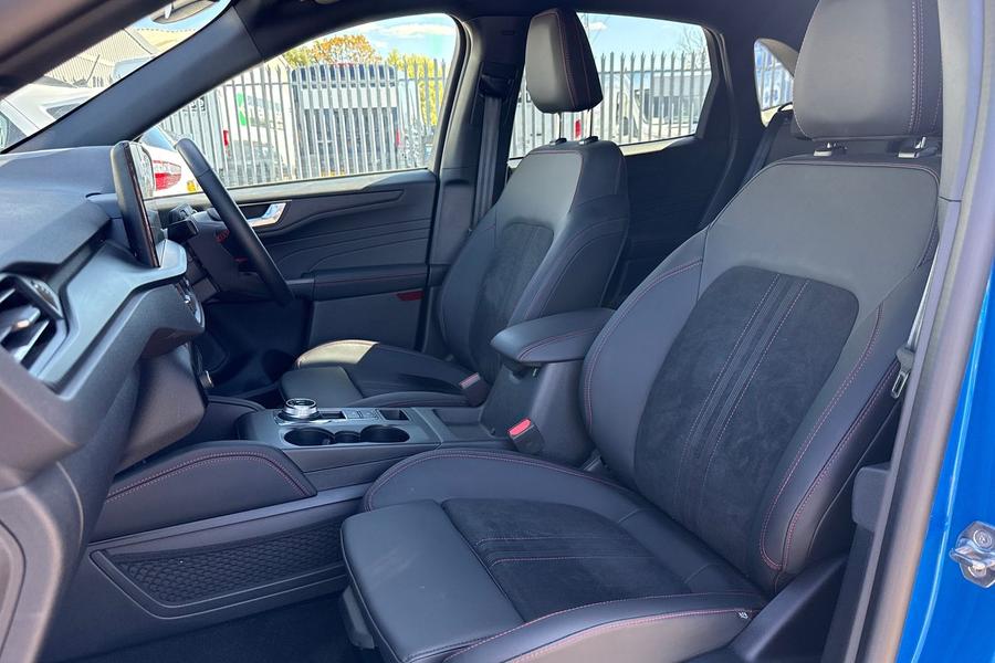 Ford Kuga Photo autoimg-61a7ea514fbc53ea5ab3e4d41757ae15423695e7.jpg