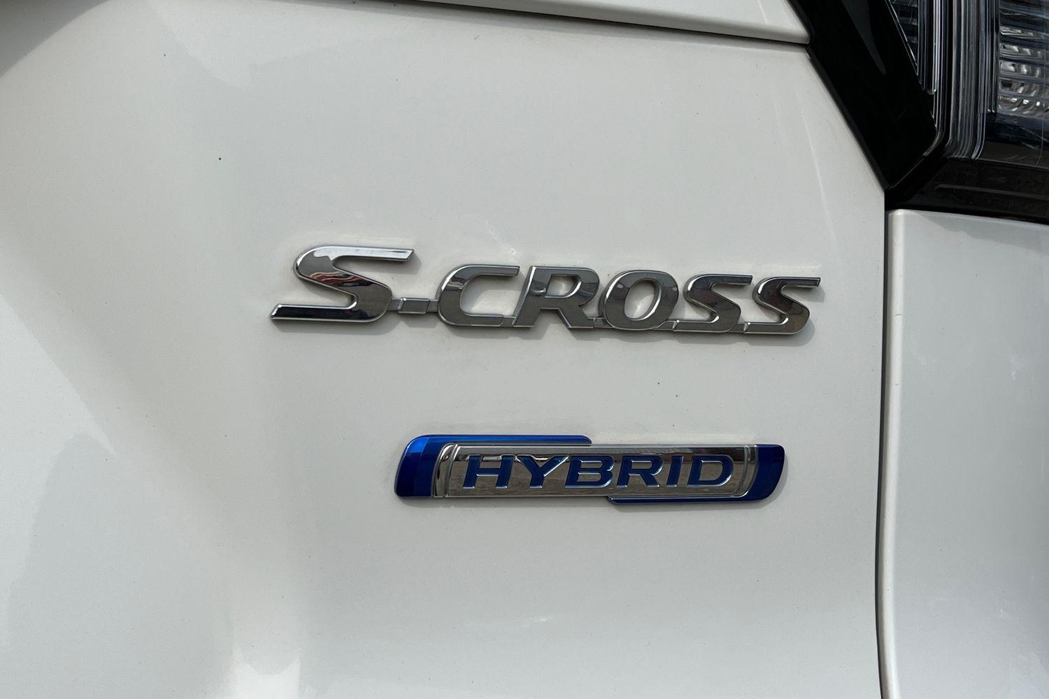 Suzuki S-Cross Photo 38