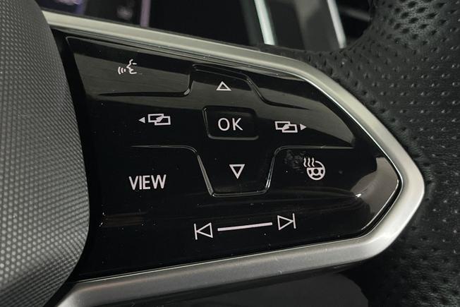 VOLKSWAGEN Tiguan Photo 17