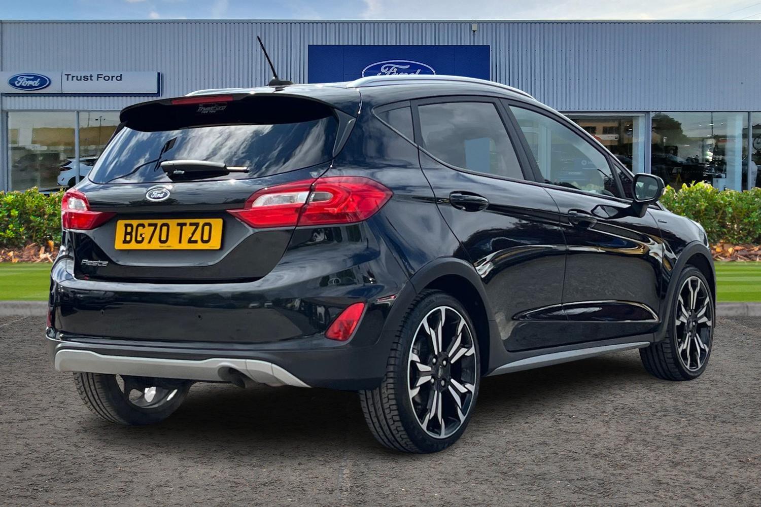 Ford Fiesta Photo 3
