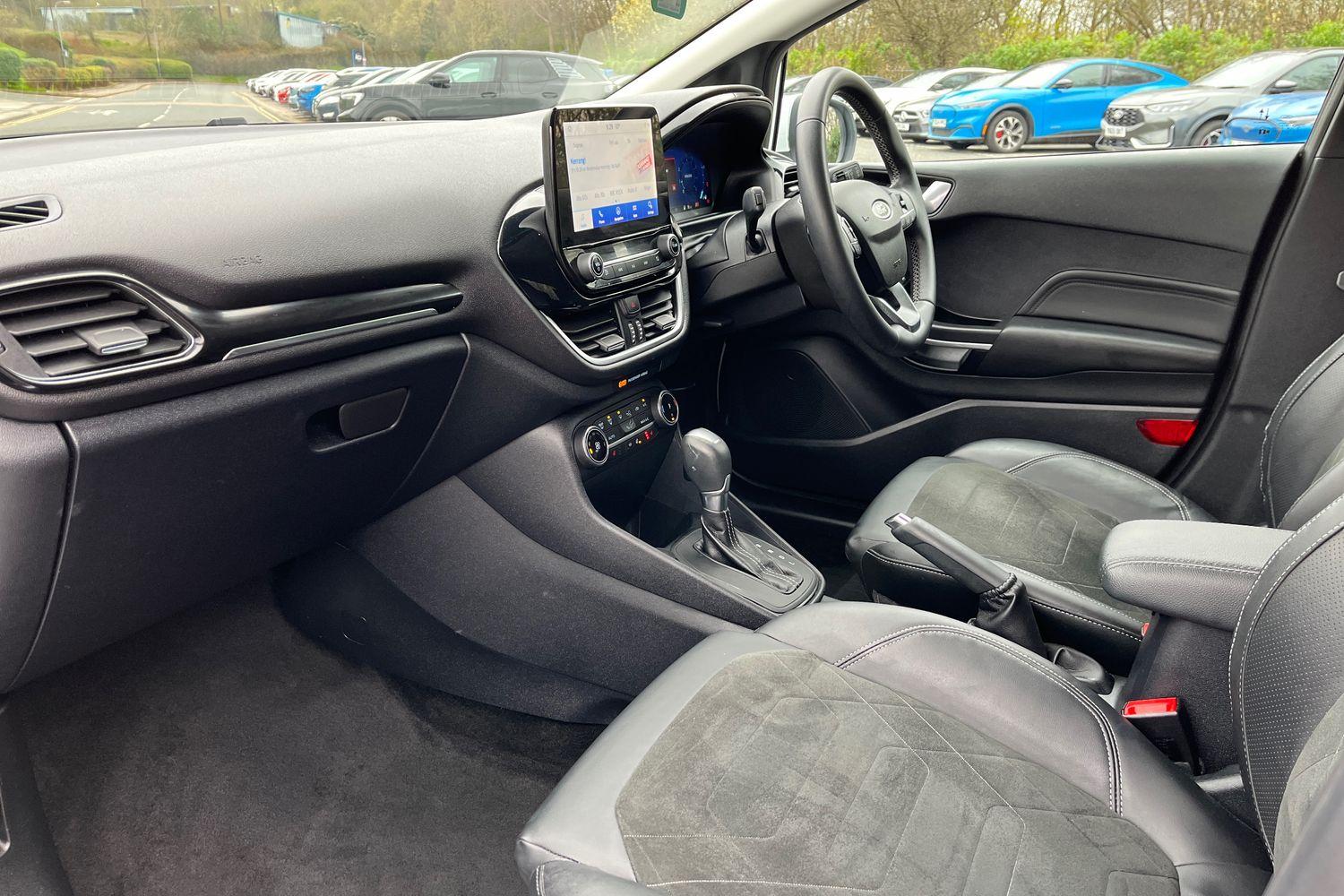 Ford FIESTA Photo 17