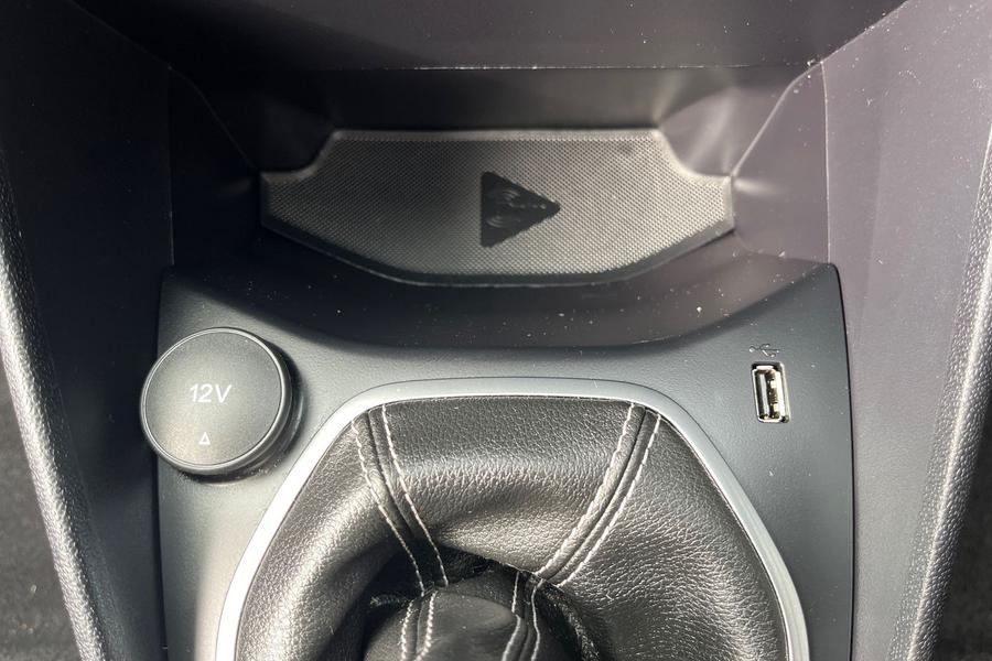 Ford FIESTA Photo autoimg-61b13db1341523689b16d69449413b6ca50e2418.jpg
