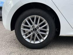 KIA Rio Photo 5