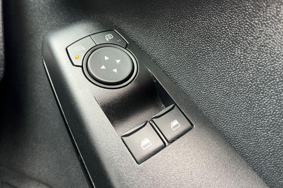 Ford FIESTA Photo autoimg-61b5efbb1e3f8248da4eb74e4933acaf98f5749e.jpg