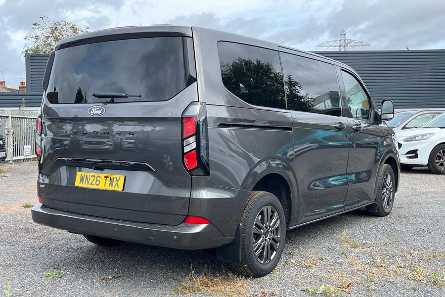 Ford TOURNEO CUSTOM Photo autoimg-61b6dee9f0539a3ea09bbf23d4ef9ac30925e6a9.jpg