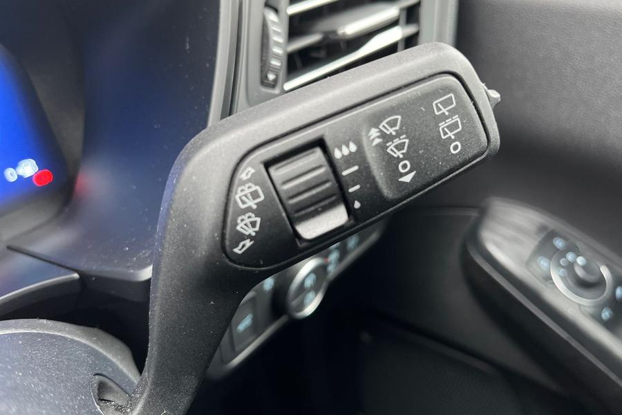 Ford KUGA Photo autoimg-61b7ced9342596aa39938ace6876feaeb6b88f42.jpg