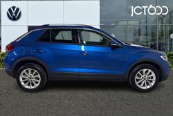 Volkswagen T-Roc Photo 4