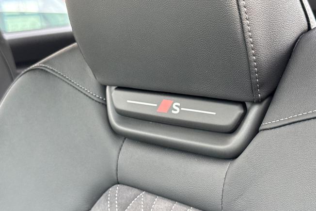 AUDI  Q6 Photo 43