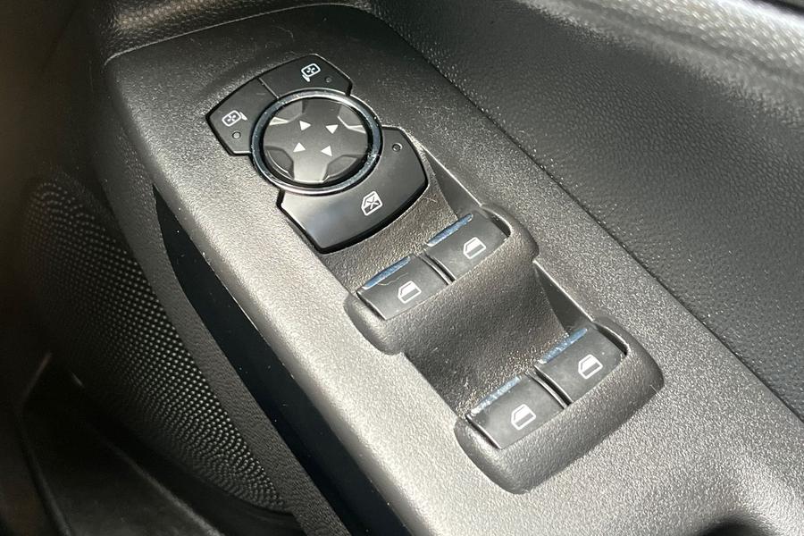Ford ECOSPORT Photo autoimg-61bddc43cb06fd1a3a33fa20a257fec818461601.jpg
