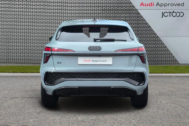 AUDI Q3 Photo 7