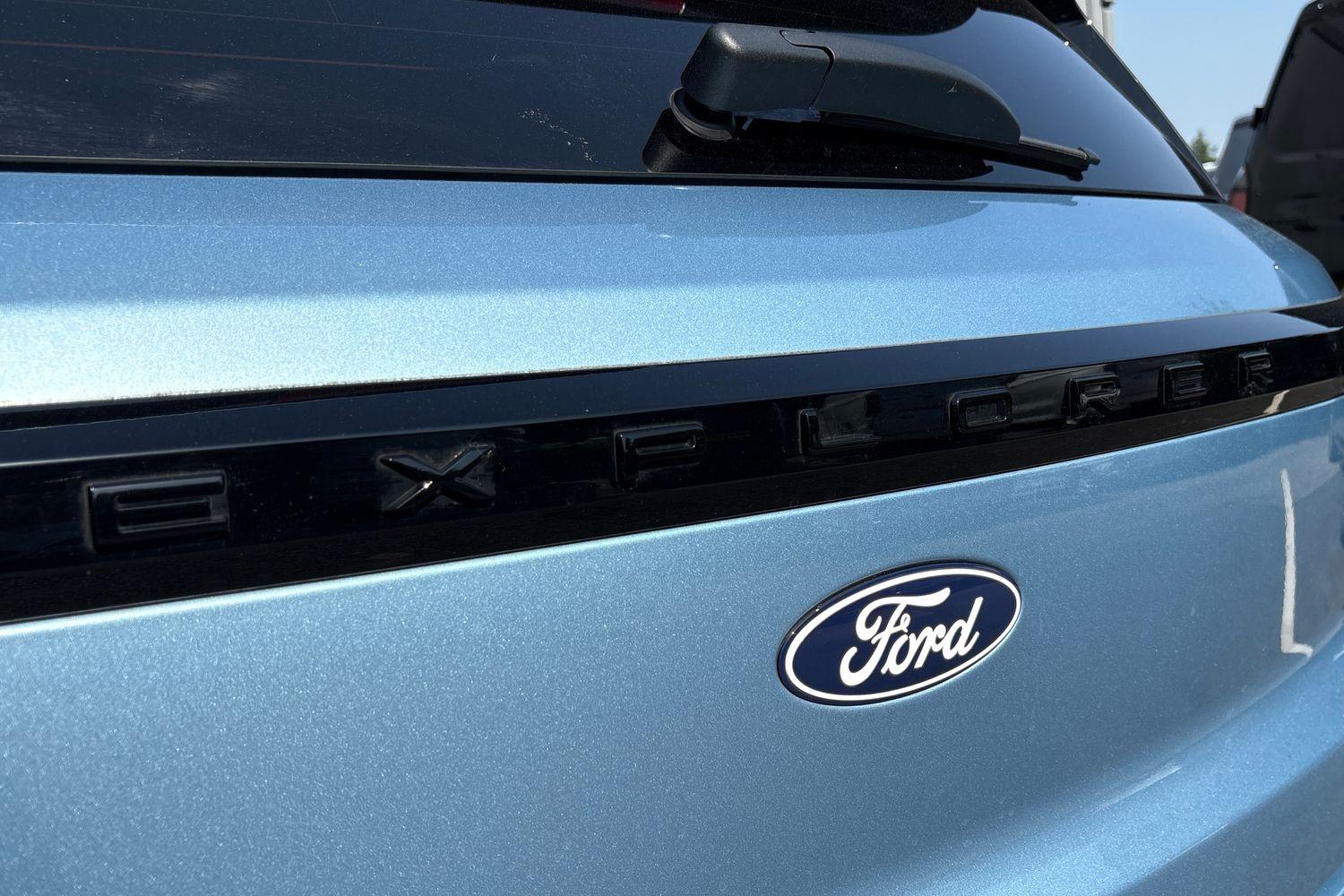 Ford Explorer Photo 19