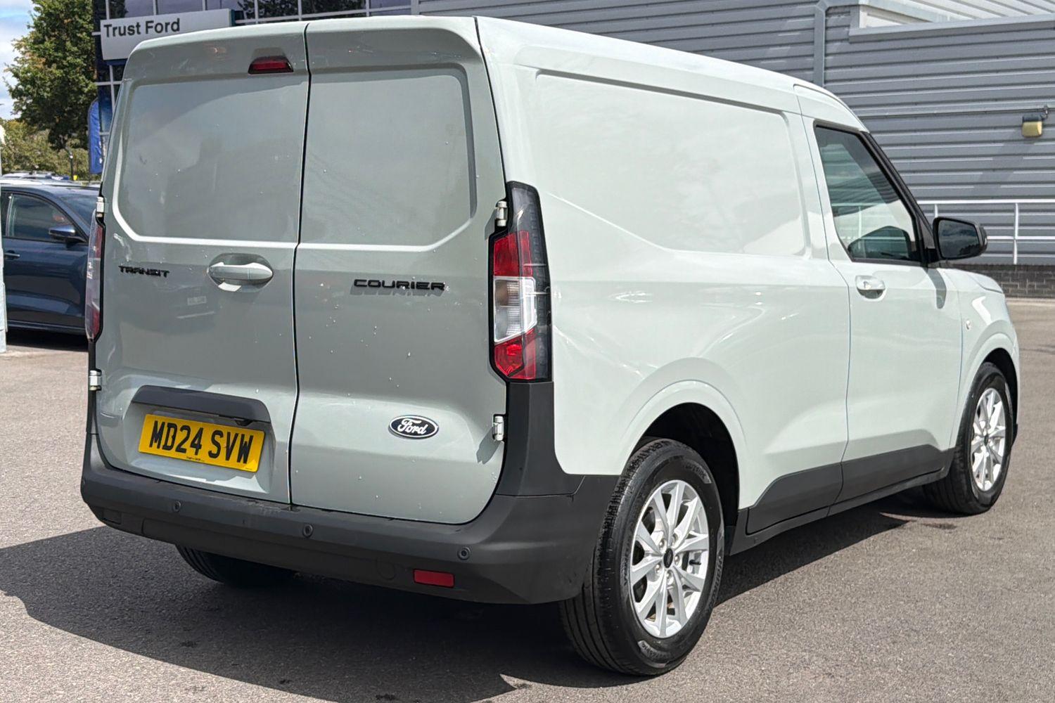 Ford TRANSIT COURIER Photo 40