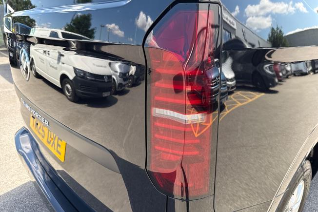 VOLKSWAGEN Transporter Photo 18