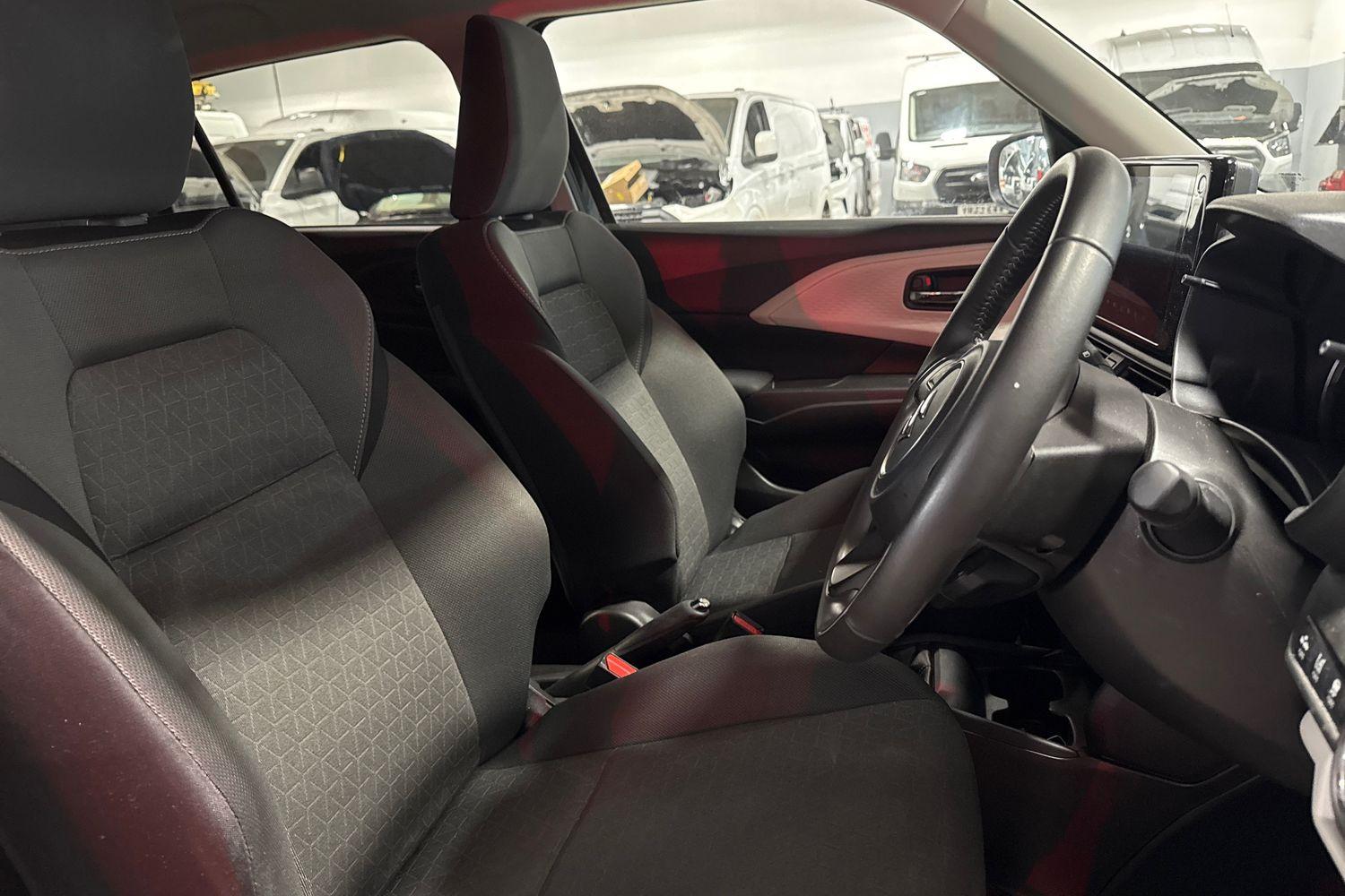 Suzuki SWIFT Photo 16