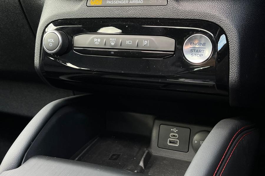 Ford Kuga Photo autoimg-61cb6e0bd380bedaff2165125a98e1bb17efd29f.jpg