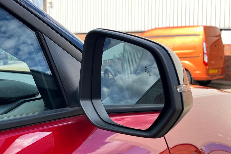 Ford Explorer Photo autoimg-61ce8dd9b142cde1f09f86ffe1cb551a6a999728.jpg