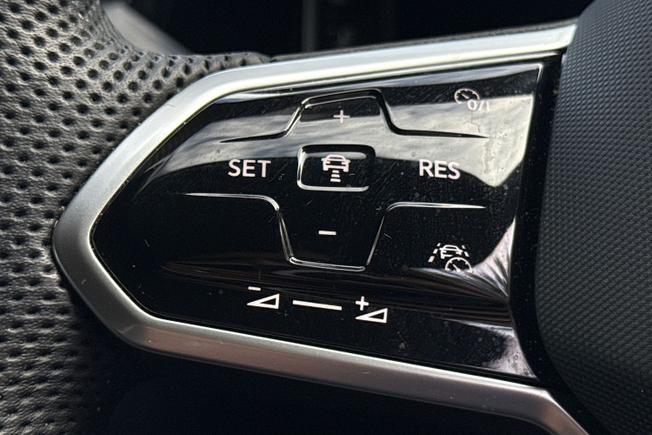 VOLKSWAGEN Arteon Photo 16