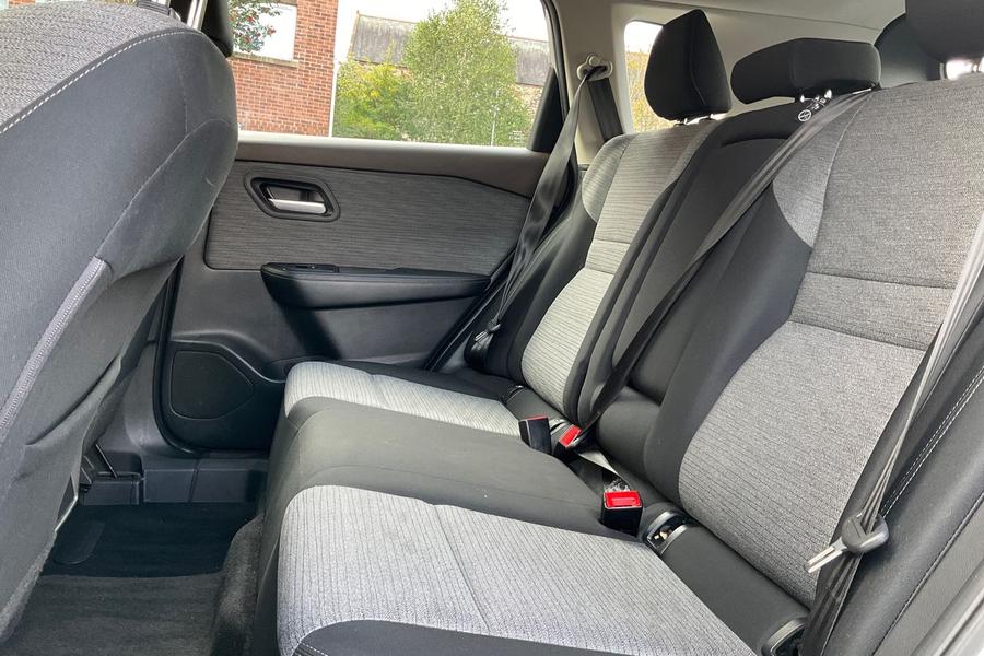 Nissan X-TRAIL Photo autoimg-61d5d3e1f902de3a28bc8afdf5877d0cdae80338.jpg