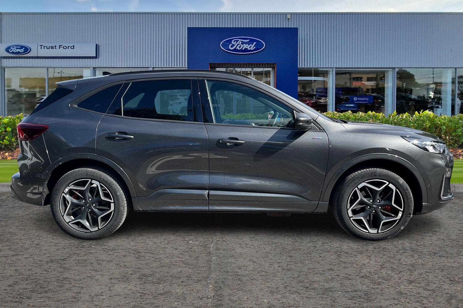 Ford KUGA Photo 2