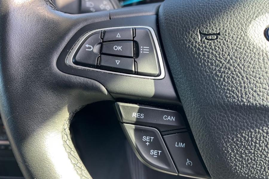 Ford ECOSPORT Photo autoimg-61d83ad6dab144787286295d4b3c643657b06459.jpg