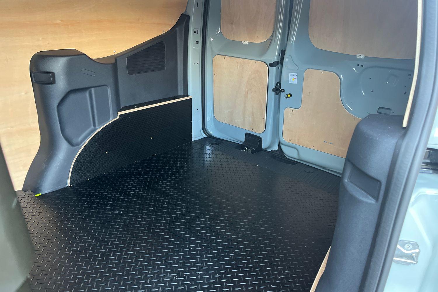 Ford TRANSIT COURIER Photo 3
