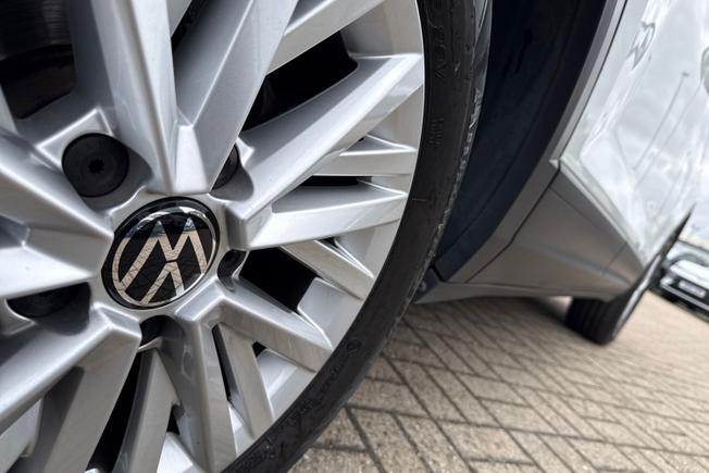 VOLKSWAGEN T-Roc Photo 22