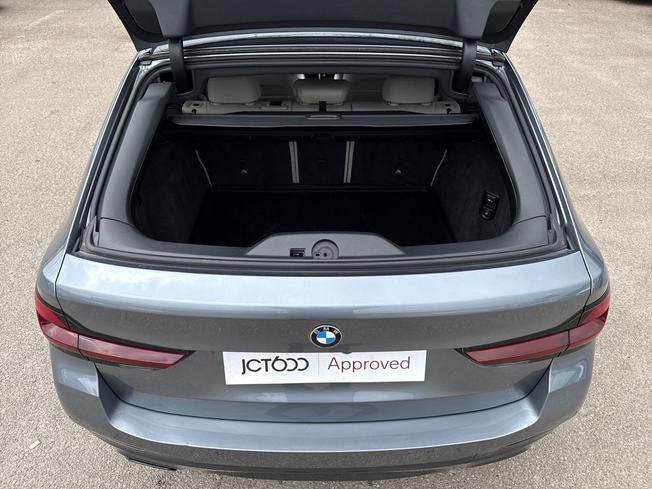 BMW 5 Series Photo 26