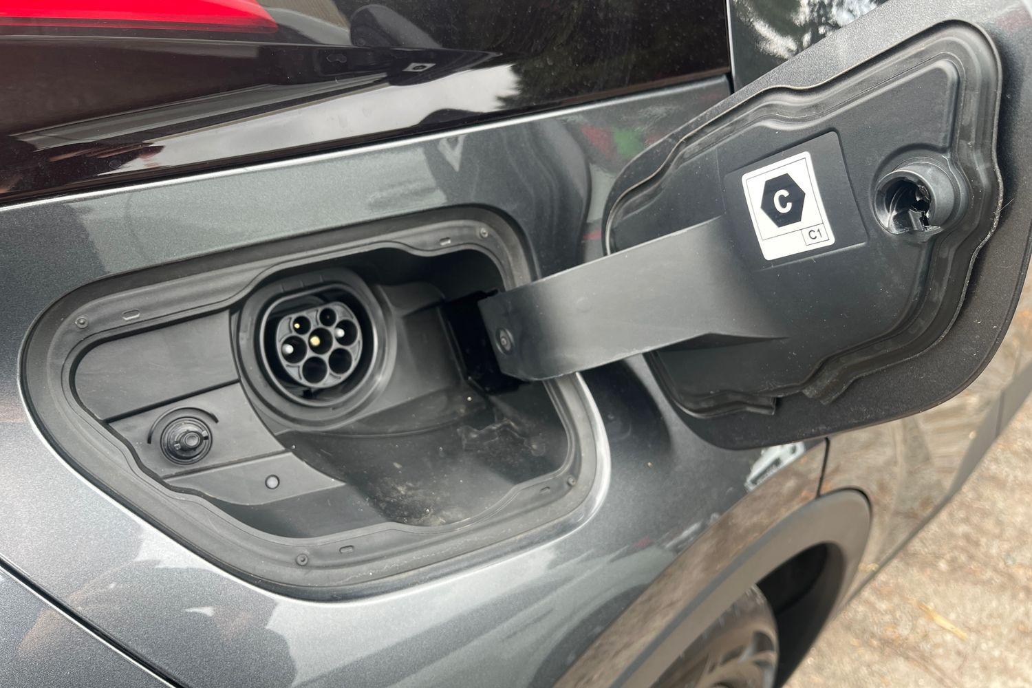 Toyota C-HR Photo 25