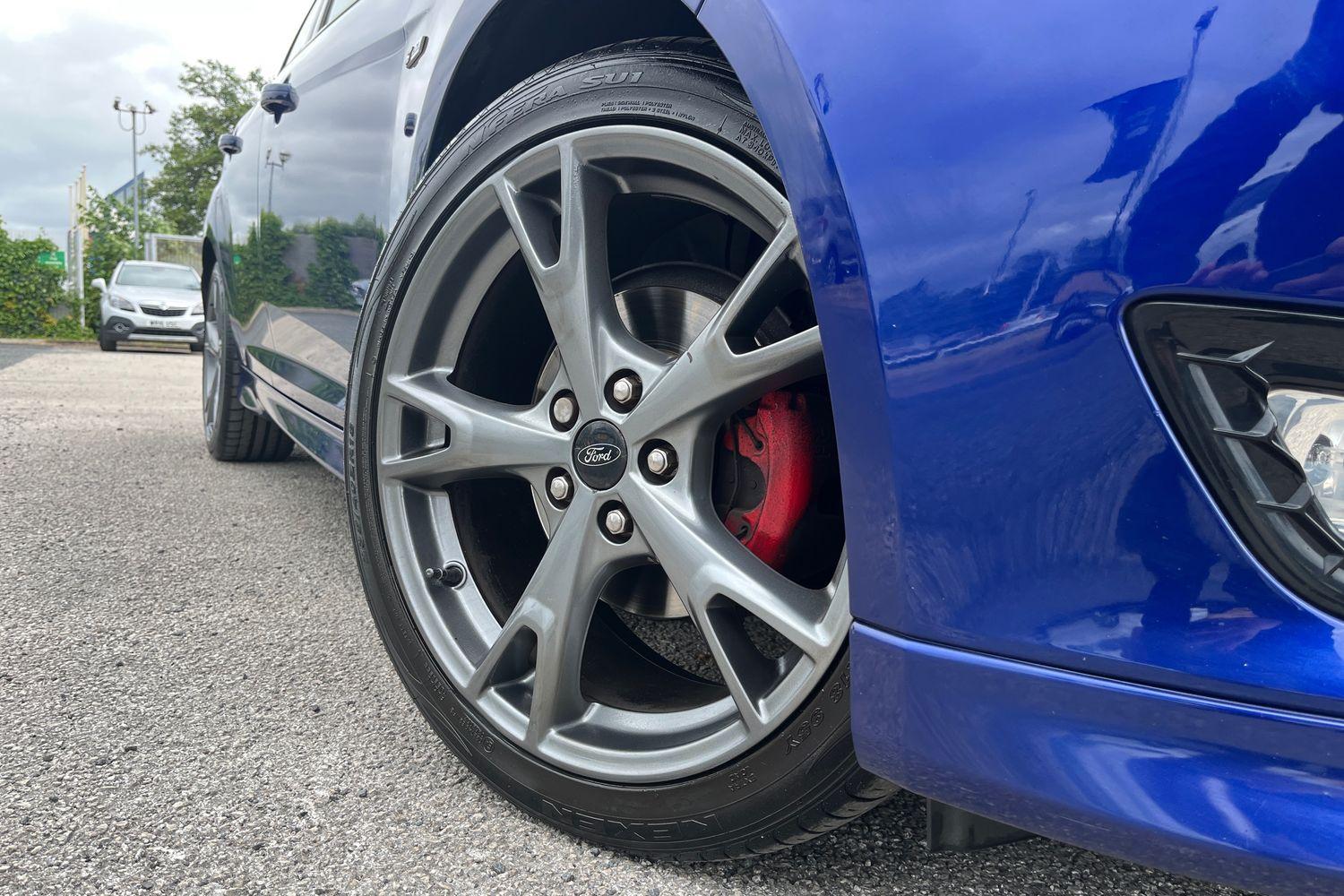 Ford Focus Photo 7