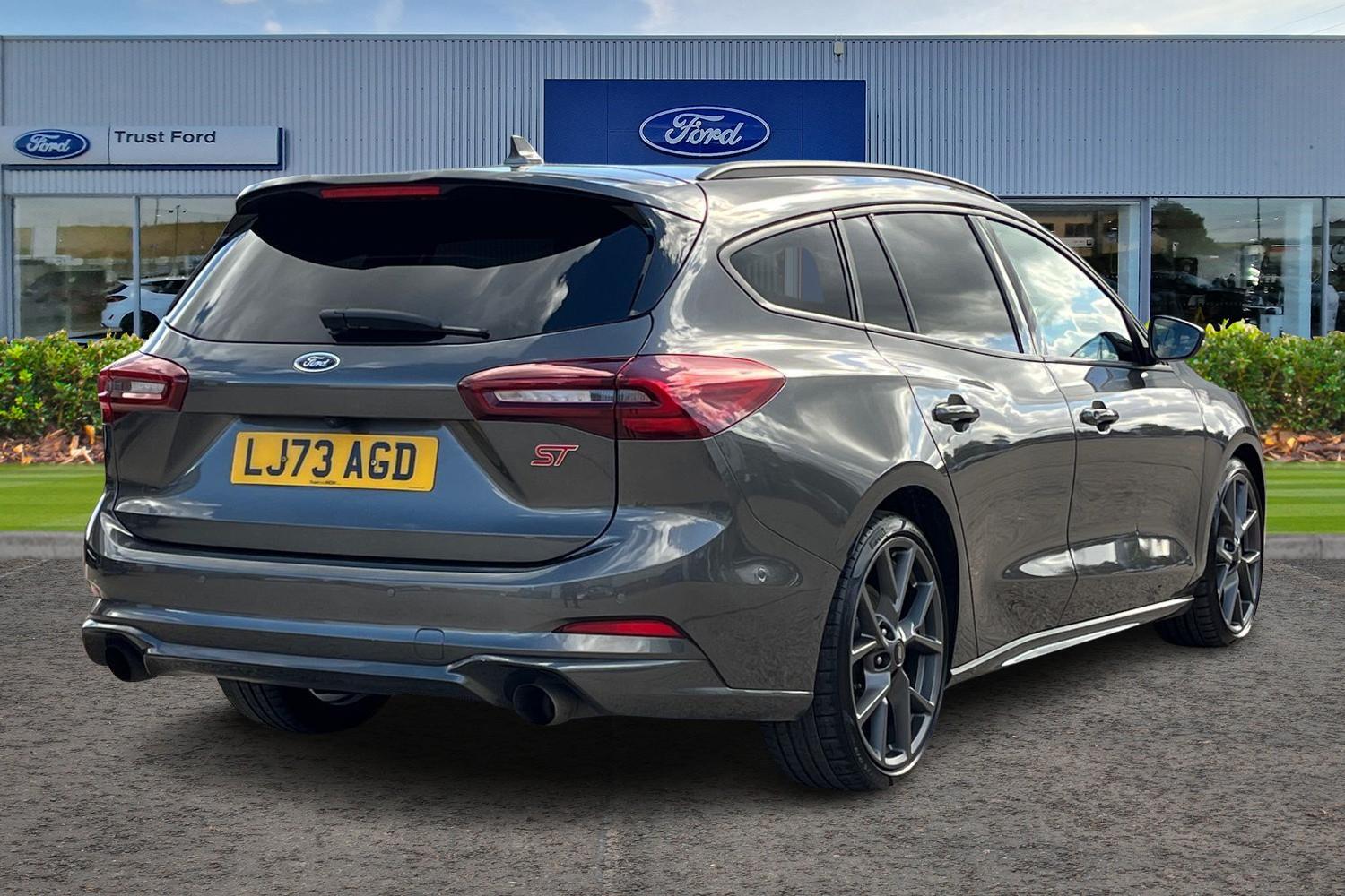 Ford Focus Photo 3