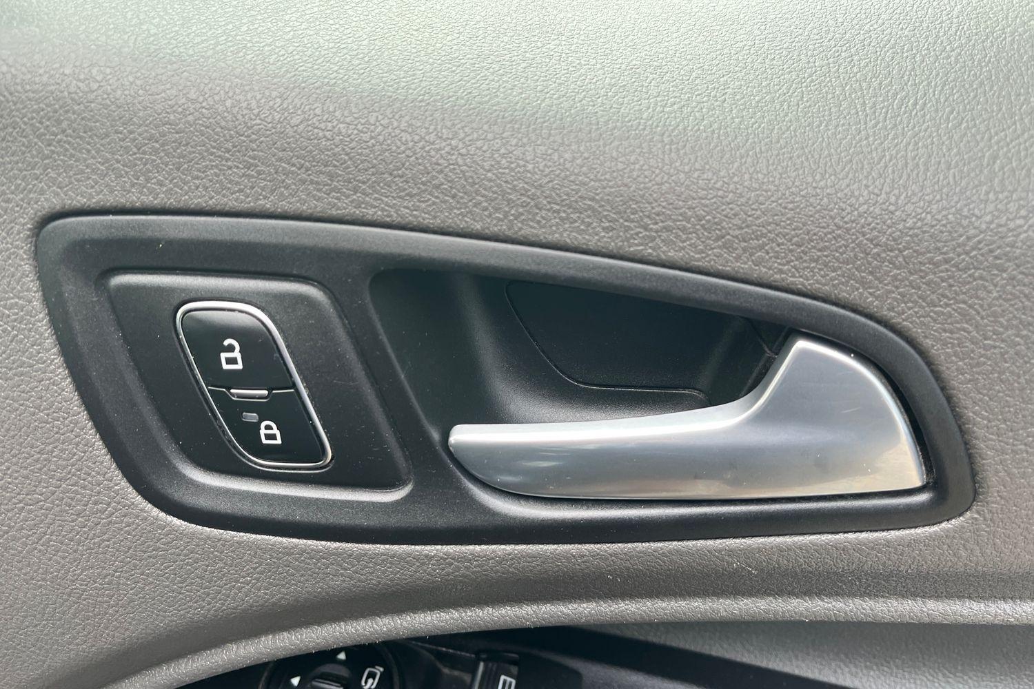 Ford TRANSIT CONNECT Photo 36