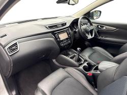 NISSAN Qashqai Photo 2