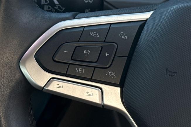 VOLKSWAGEN Golf Photo 16