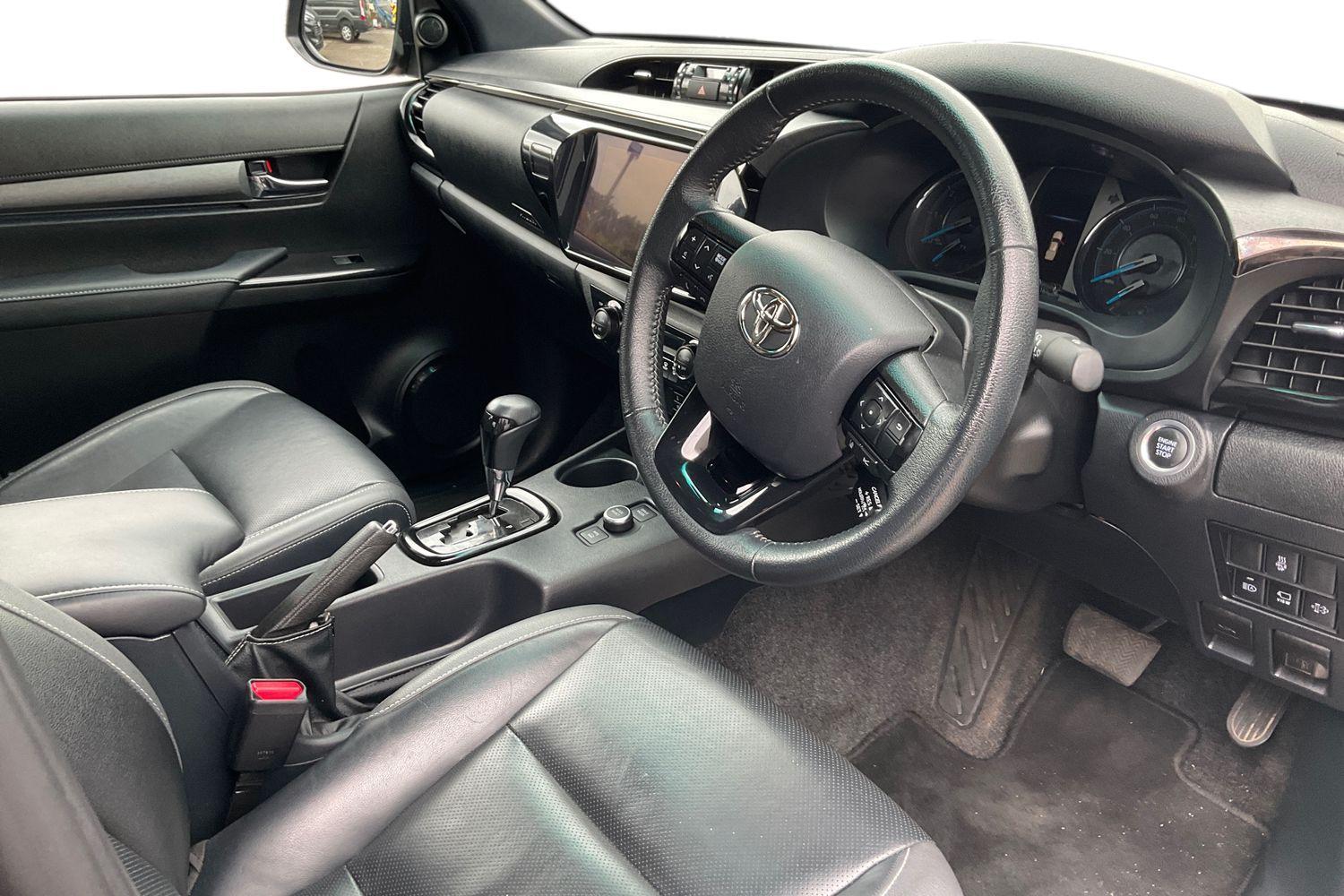 Toyota Hilux Photo 13