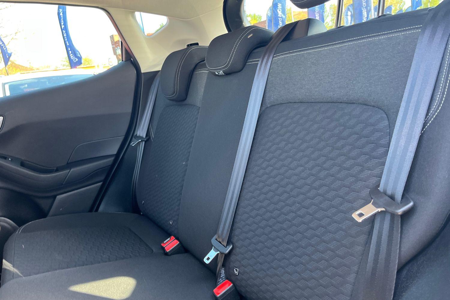 Ford FIESTA Photo 19