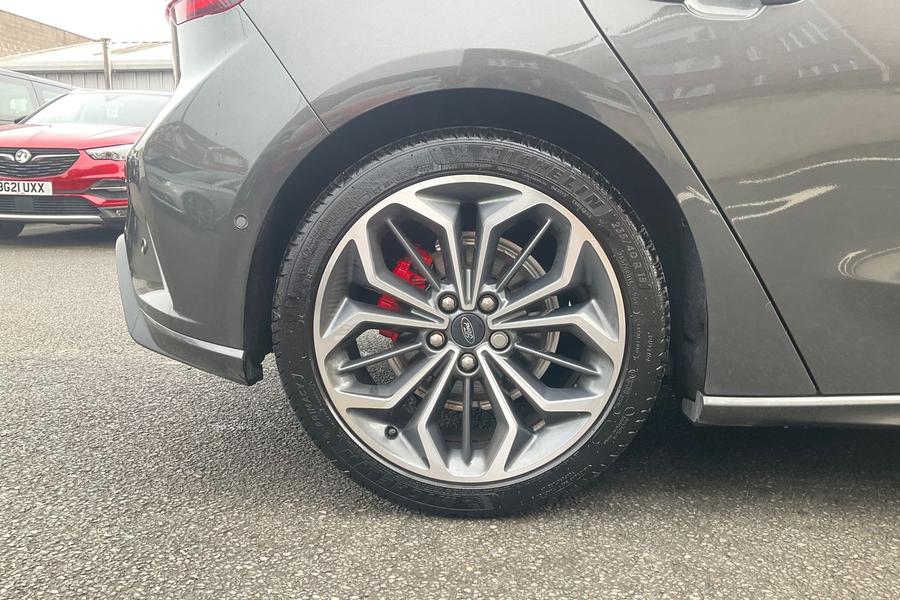 Ford FOCUS Photo autoimg-61e95d68ffac446cb9089061f28628a486fdf250.jpg
