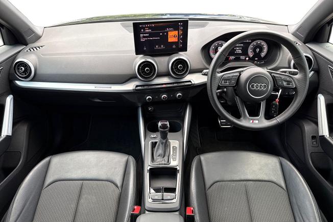 AUDI Q2 Photo 10
