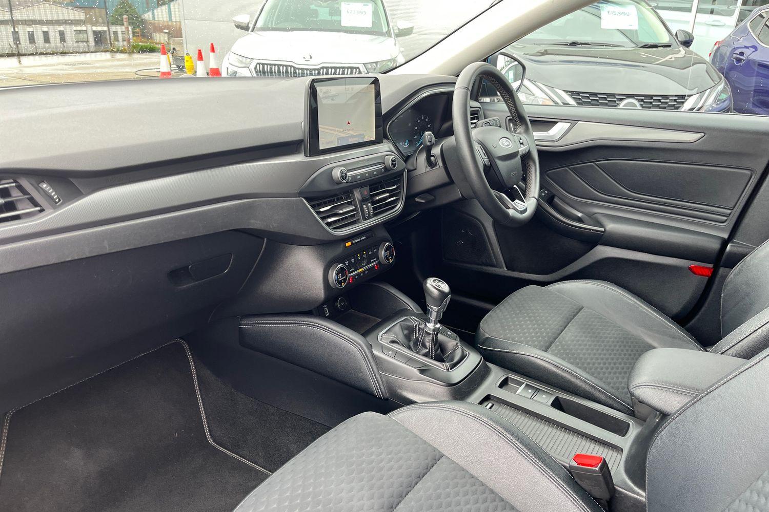 Ford FOCUS Photo 17