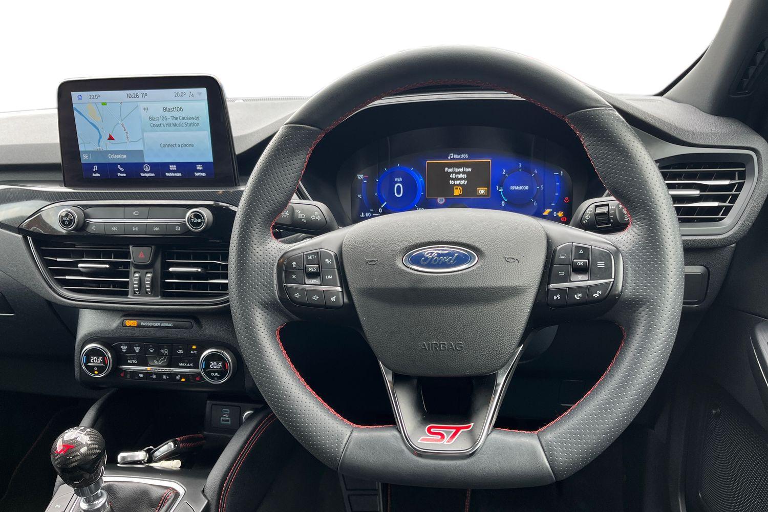 Ford KUGA Photo 10