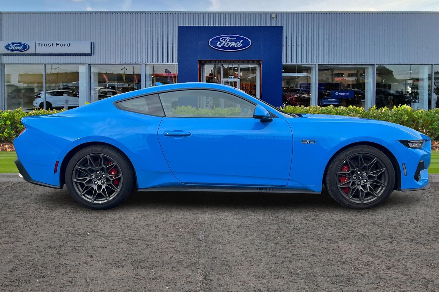 Ford MUSTANG Photo 2