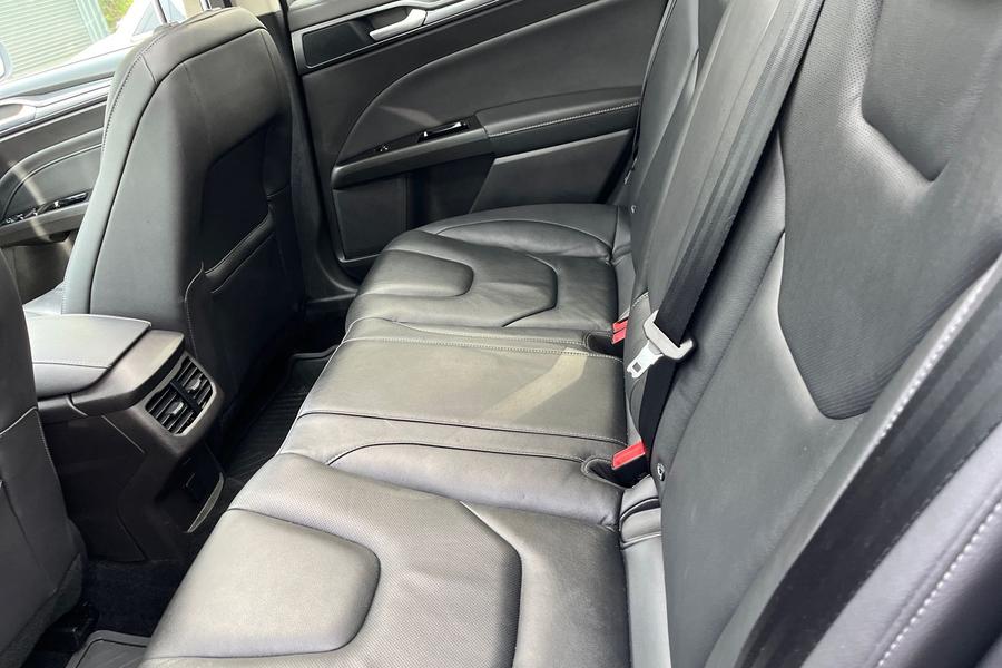 Ford MONDEO Photo autoimg-61f2cf603e109a16dee1e44fcc6527771d1182e1.jpg