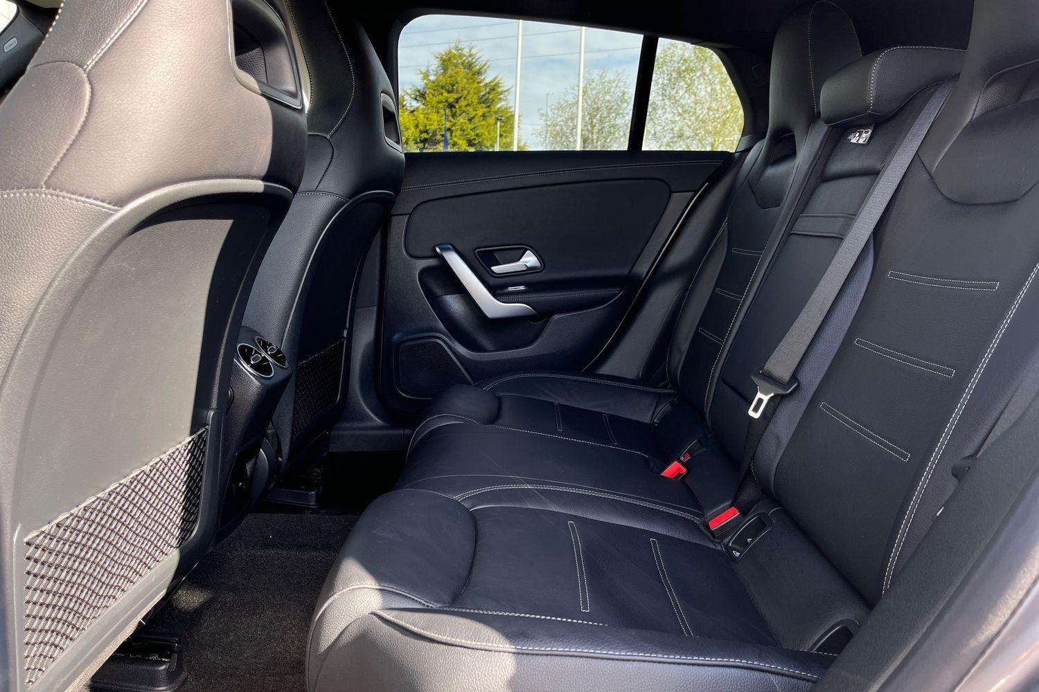 Mercedes-Benz CLA Photo 19