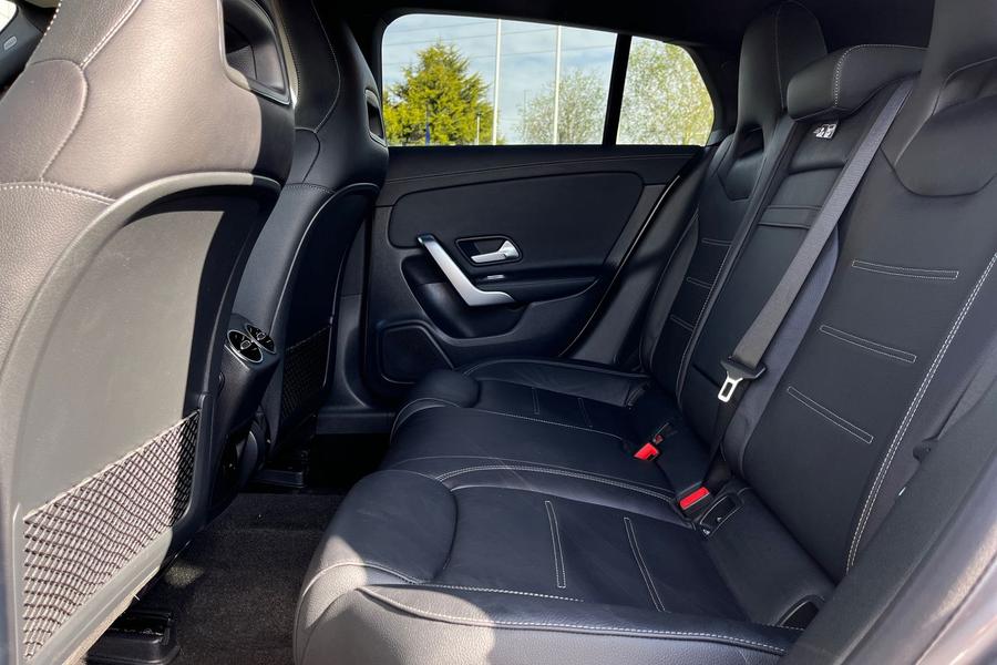 Mercedes-Benz CLA Photo autoimg-61f468b68d80b67f81a541e5c7206af6a11ec514.jpg