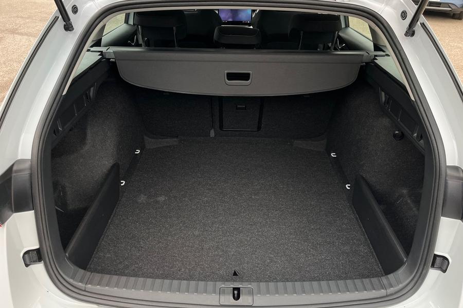 Skoda OCTAVIA Photo autoimg-61f55618bbf20927892bfc55af38b2f9840d9375.jpg